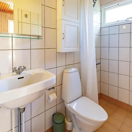 Ferienhaus Three-bedroom Holiday In Højby