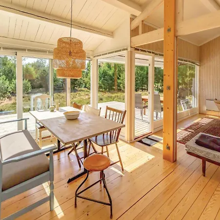 Three-bedroom Holiday In Ferienhaus *