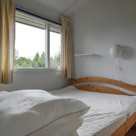 Three-bedroom Holiday In Højby