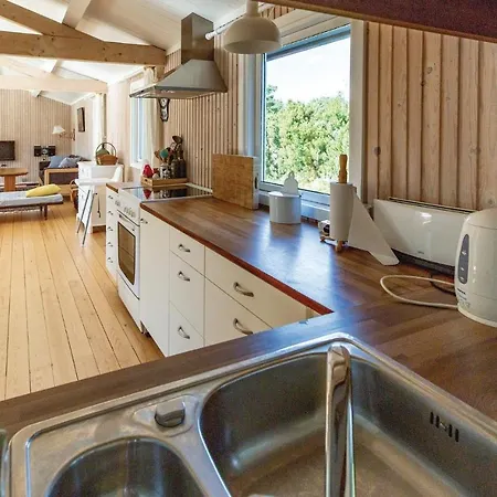 Three-bedroom Holiday In Højby